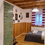 Nyaraló Old House *
