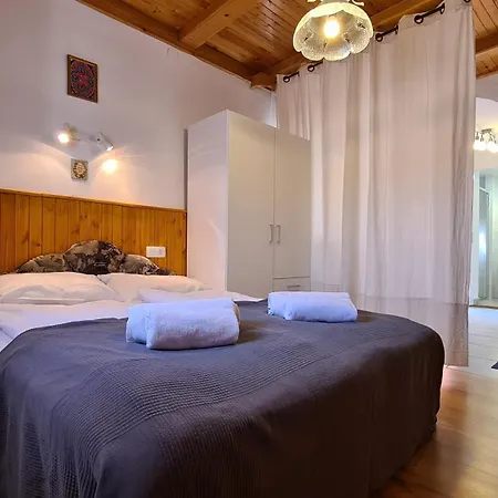 بيت للعطل Old House